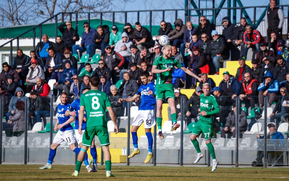 Истинска истерия тресе Пазарджик преди мача с Левски. Както е