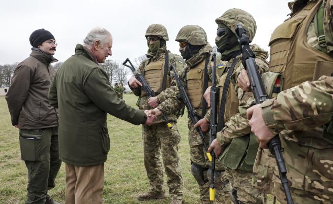 Крал Чарлз Трети към украински войници: Невероятни сте, изпълнен съм с възхищение към вас