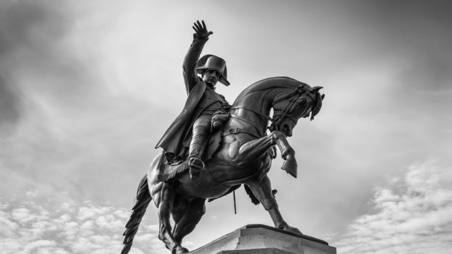Статуя на Наполеон Бонапарт
