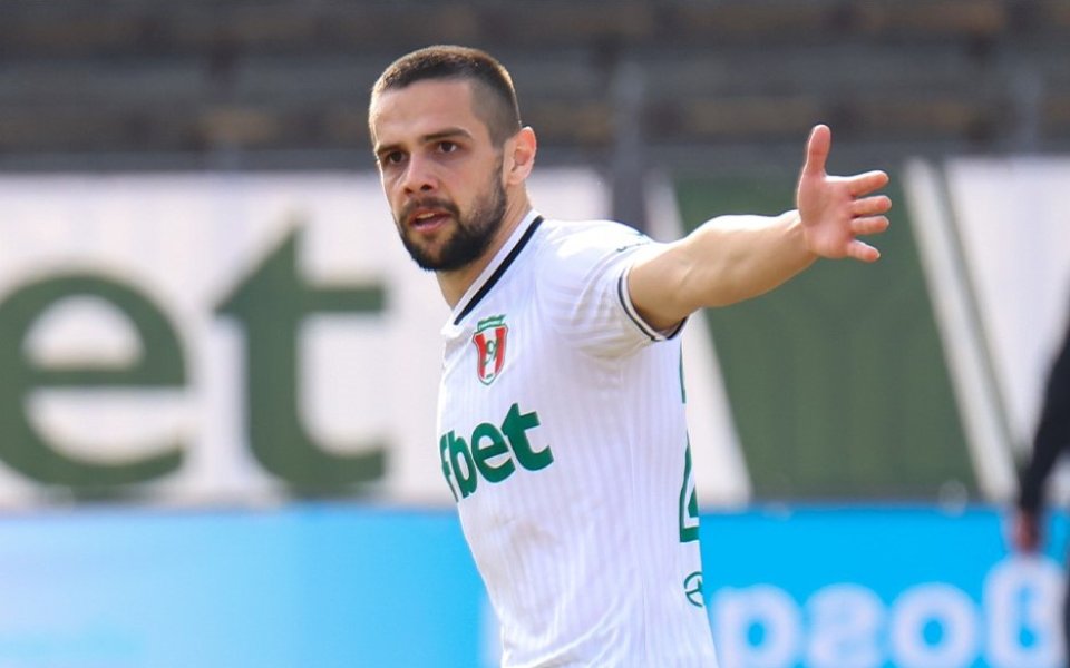 Янтра Габрово и Спартак Плевен играят при в двубой от