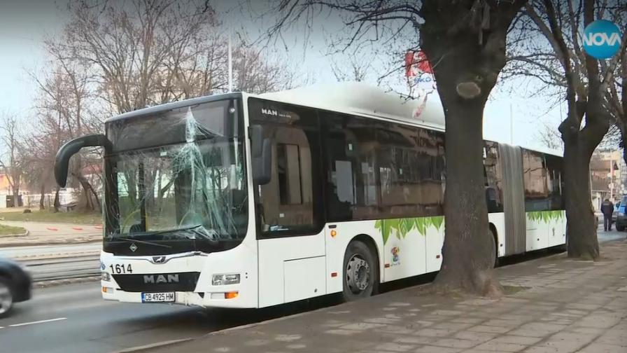<p>Автобус&nbsp;катастрофира в София, има пострадал</p>