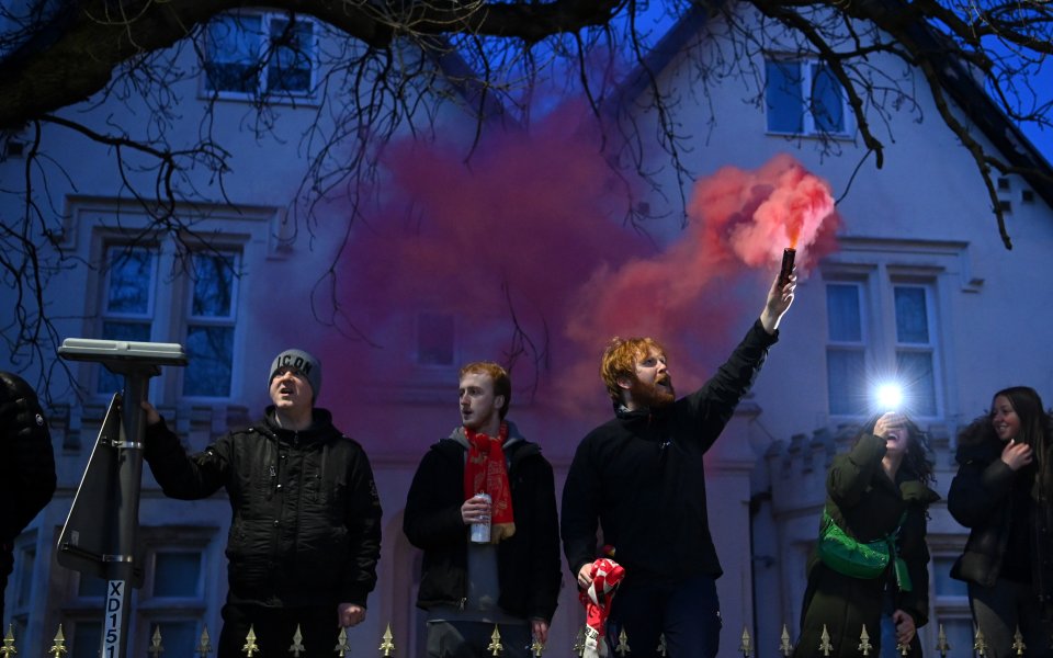 Трима привърженици на Ливърпул са били арестувани след мача срещу