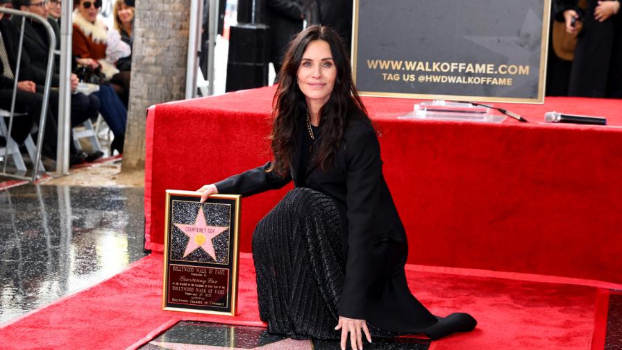 Кортни Кокс получи звезда на Холивудската алея на славата (СНИМКИ)