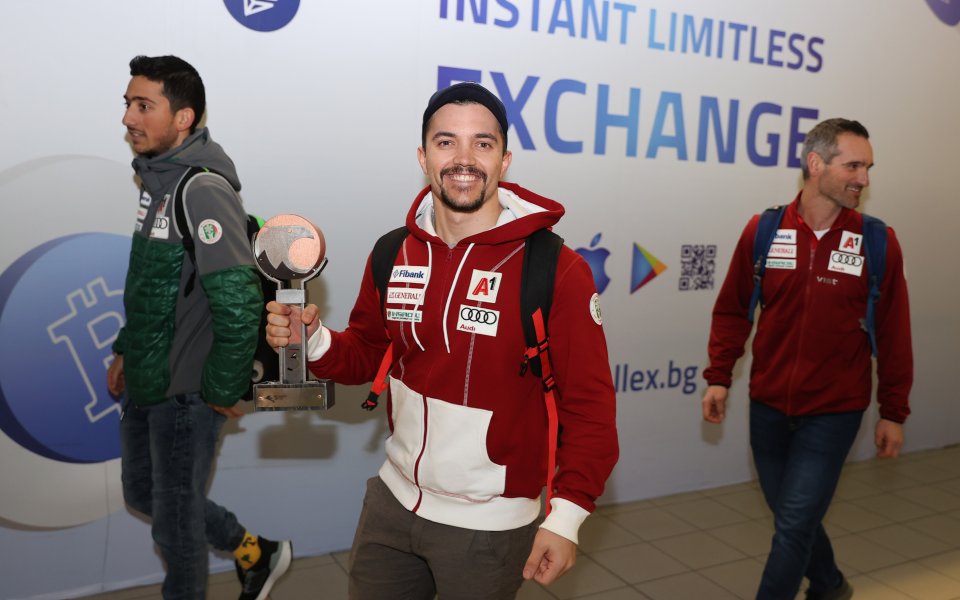 Най-добрият ни алпиец Алберт Попов ще се срещне с министъра