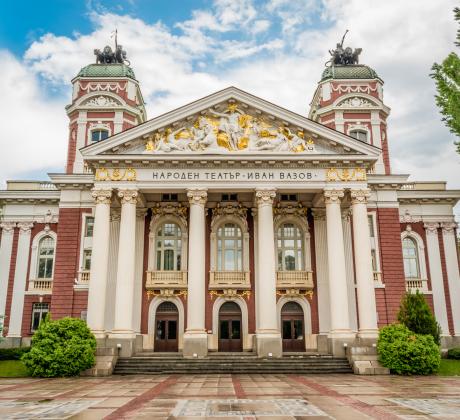 Българската театрална сцена загуби една от емблематичните си фигури –