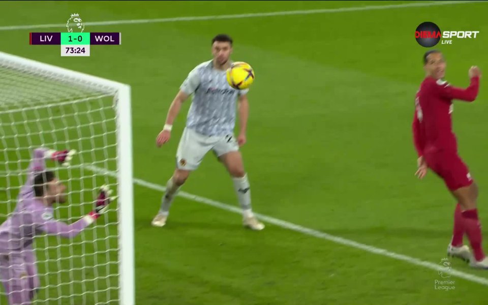 В 73-а минута Върджил ван Дайк демонстрира брилятна ориентация в