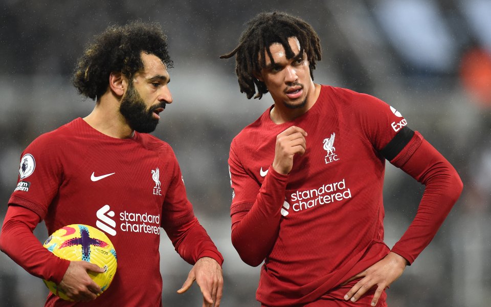 Видео на млад фен на Ливърпул обиколи света за броени