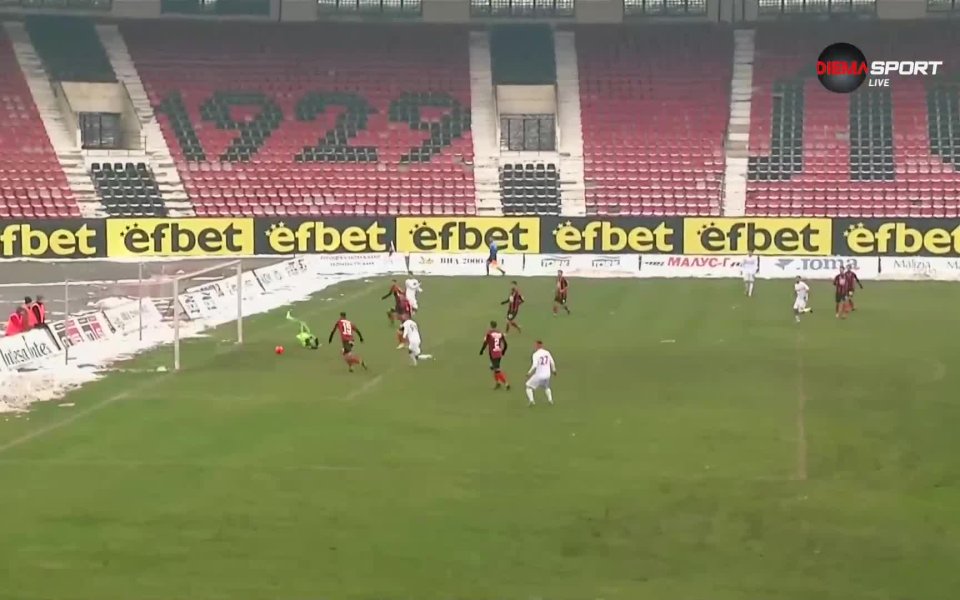 Локомотив София и ЦСКА 1948 успяват да създадат голям брой