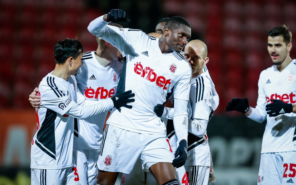 Локомотив София и ЦСКА 1948 играят при в първия двубой