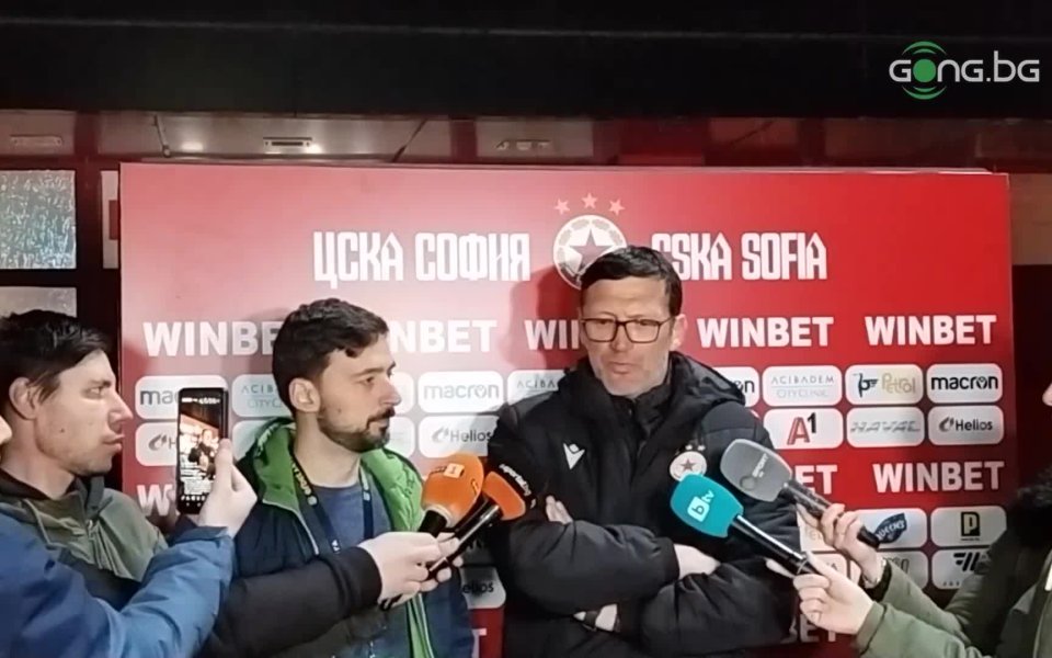 Помощникът на Саша Илич - Величко Капланович, който води ЦСКА