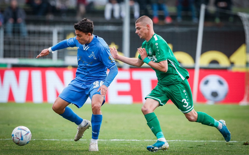 Двама от младите футболисти на Хебър получиха повиквателни за предстоящите