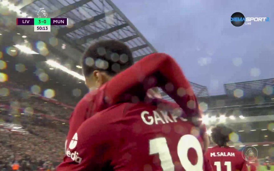 В 50-ата минута Ливърпул нанесе трети удар. Салах получи на