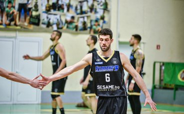 Баскетболният Академик Пловдив се раздели с още един състезател съобщиха
