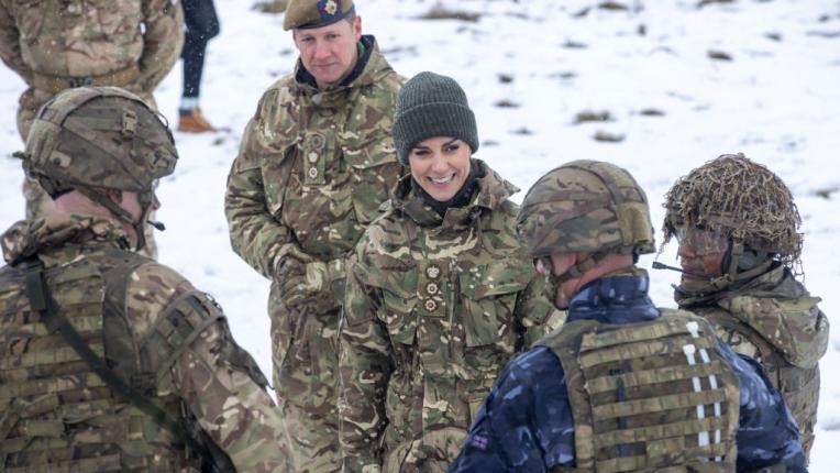  Кейт Мидълтън по време на бойни тренировки с ирландксата армия 