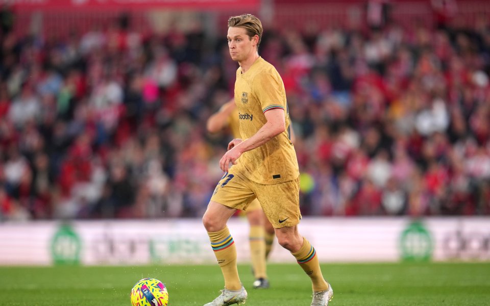 В трансферната сага, която привидно бе спряла, Франки Де Йонг