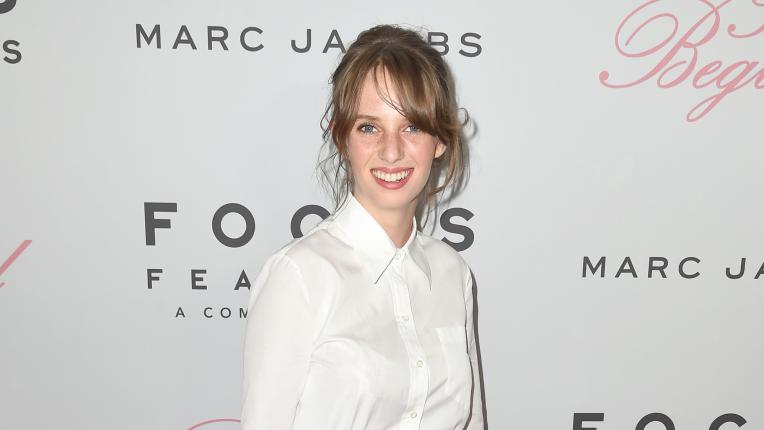  Мая Хоук, която разцъфва пред очите ни 