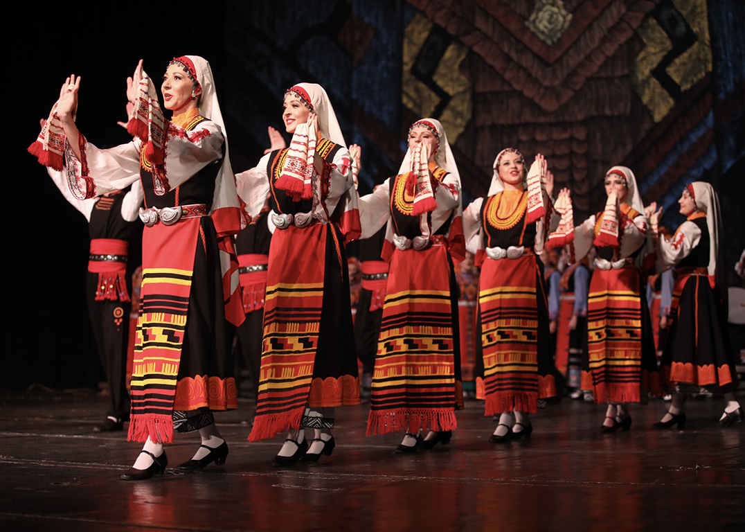 <p>Нощ на Ансамблите за четвърти път в зала 1 на НДК</p>