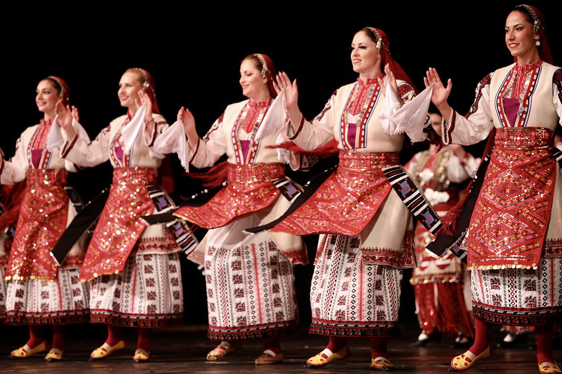<p>Нощ на Ансамблите за четвърти път в зала 1 на НДК</p>