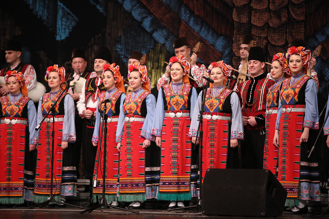 <p>Нощ на Ансамблите за четвърти път в зала 1 на НДК</p>