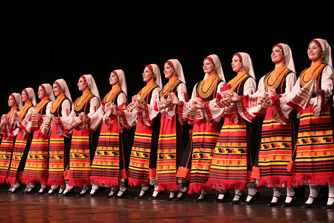 <p>Нощ на Ансамблите за четвърти път в зала 1 на НДК</p>
