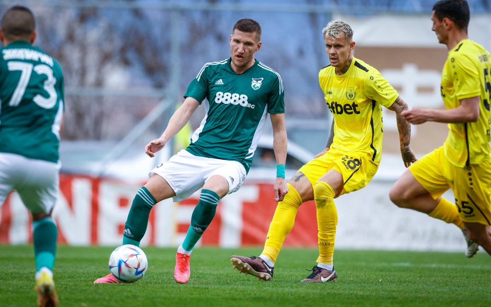 Пирин Благоевград и Хебър играят при в първия двубой от