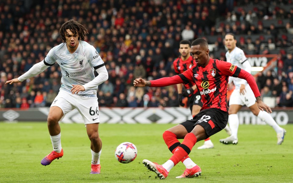 Отборите на Борнемут и Ливърпул играят при резултат 1:0 в