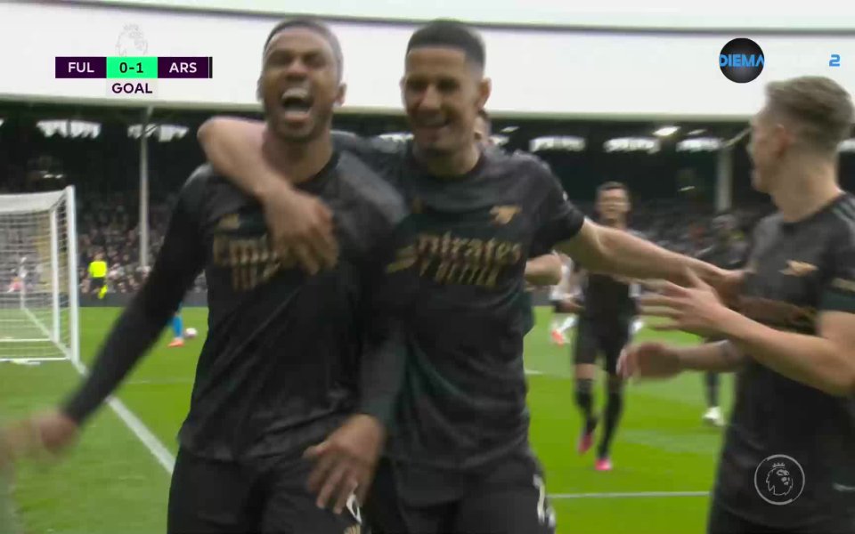 Арсенал откри резултата серщу Фулъм в 21-ата минута. Леандро Тросар