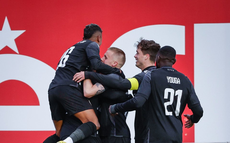 В 71-ата минута Евгений Сердюк избяга от отбраната на гостите