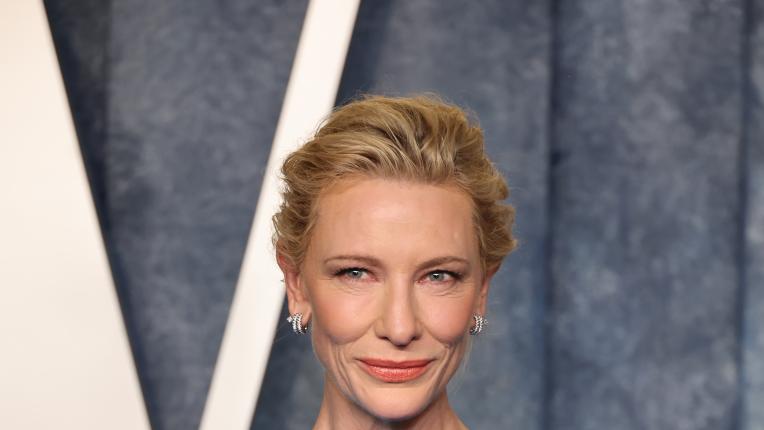  Любимите ни визии от тазгодишните награди „ Оскар “ 