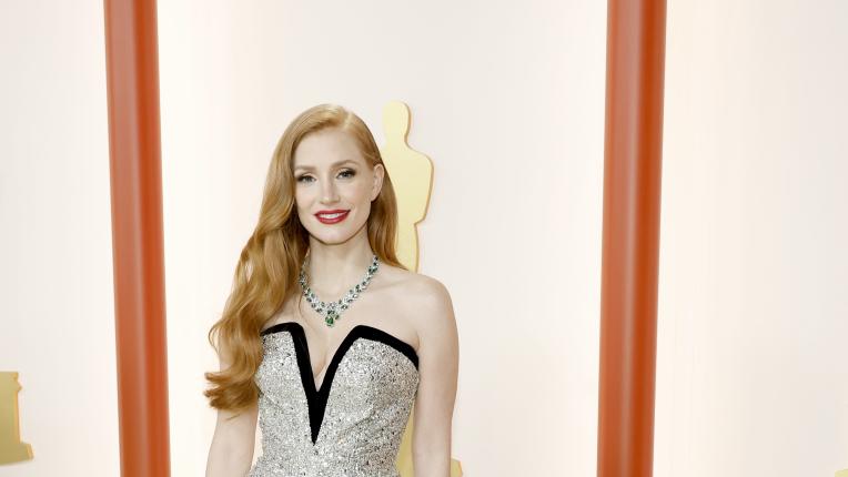  Любимите ни визии от тазгодишните награди „ Оскар “ 