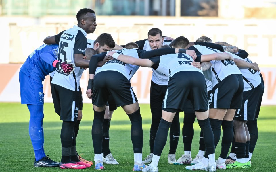 Локомотив Пловдив гостува на градския съперник Ботев в дербито на 24-тия