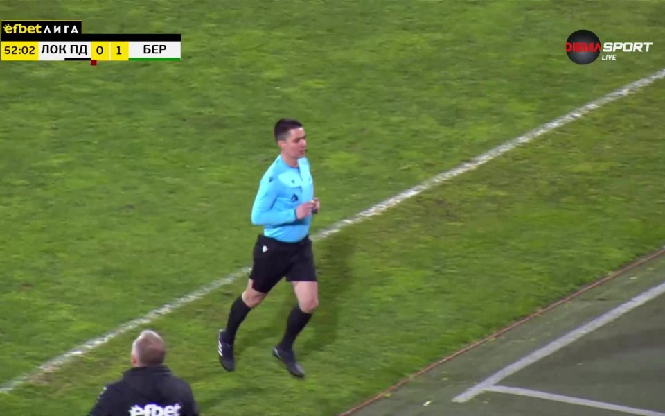 В 51-ата минута при центриране от ъглов удар Макс Челич се