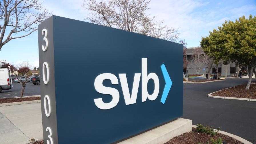 След фалита на SVB: Акциите на банки по света се сринаха