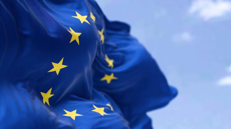 ЕС увеличава до близо 8 млрд. евро средствата за военна помощ