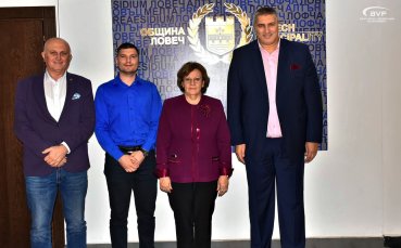 Президентът на Българска федереция волейбол БФВ Любомир Ганев проведе работна