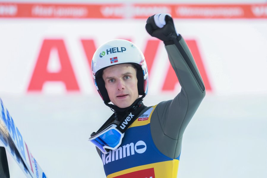 Халвор Гранеруд спечели старта за Световната купа в ски скока1