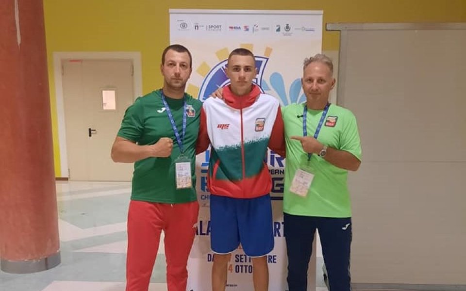 Викторио Илиев се класира за четвъртфиналите на турнира от Световната