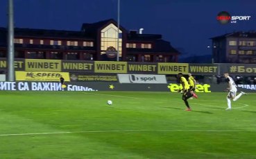 Фантастичната акция на Ботев и голът на Антоан Бароан в дербито на Пловдив срещу Локомотив