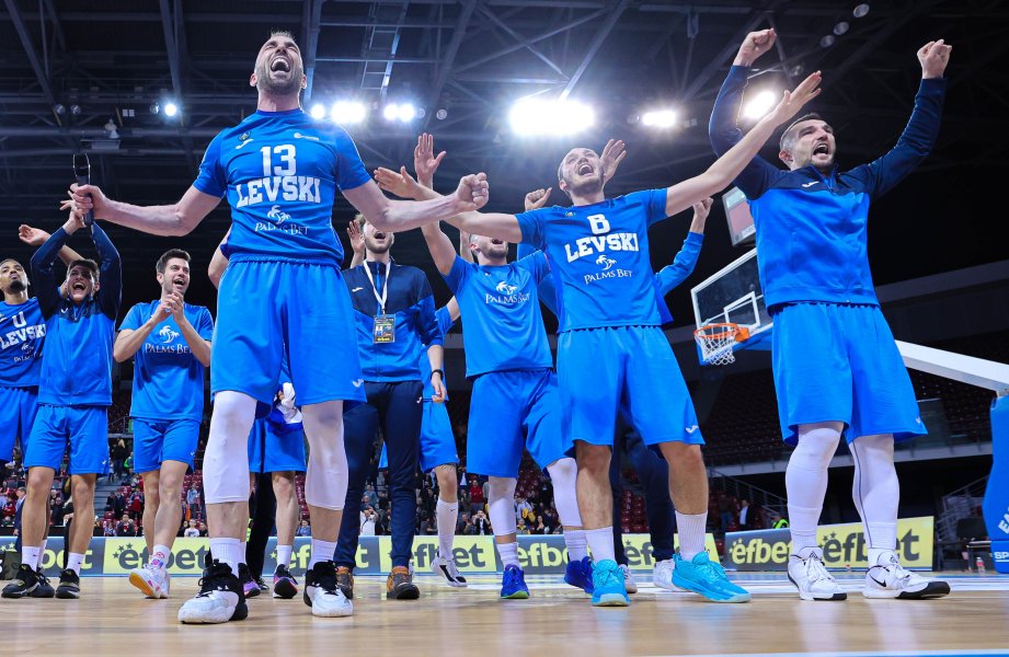 Левски награждаване Купа на България по баскетбол1