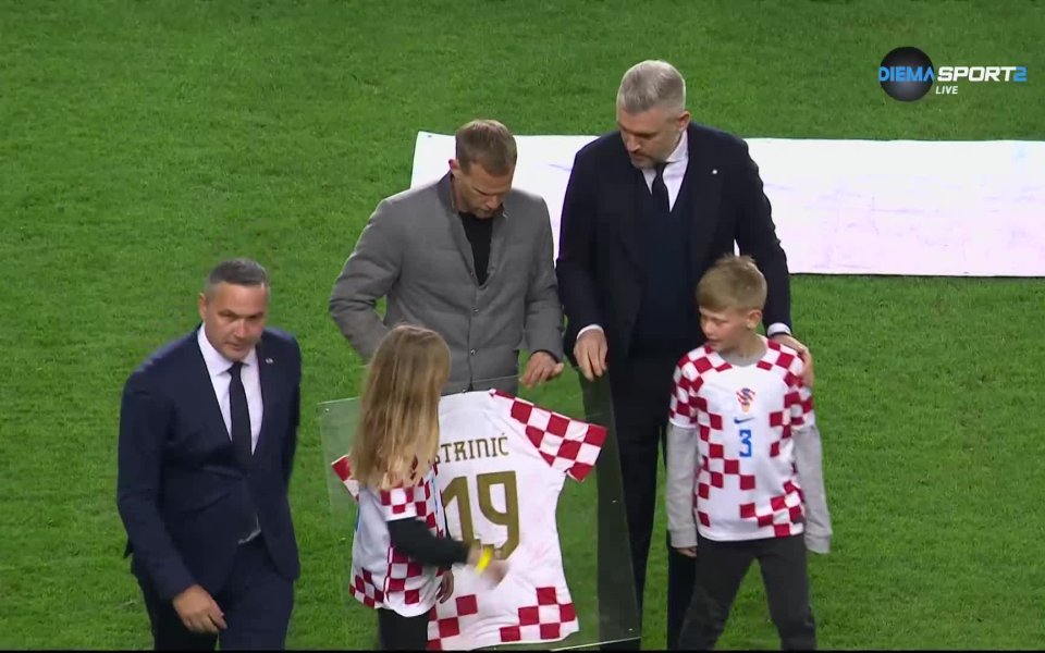 Бившите защитници на Хърватия Иван Стринич и Деян Ловрен получиха