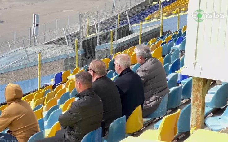 Лъчо Танев и Наско Сираков наблюдават контролата Левски - Ботев Враца