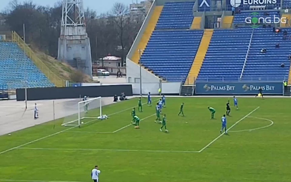 Бранителят Кристиан Димитров вкара попадение за 2:0 срещу Ботев Враца в