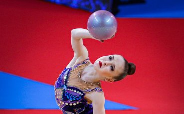 Стилияна Николова заема временната втора позиция в многобоя на Световната