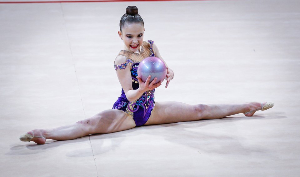 Стилияна Николова художествена гимнастика1