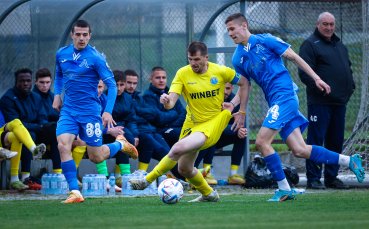 Левски играе при резултат 0 0 срещу втородивизионния Марица Пловдив във