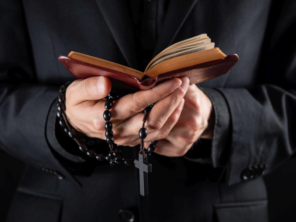 Във Франция бе обявена присъдата за бивш свещеник виновен за