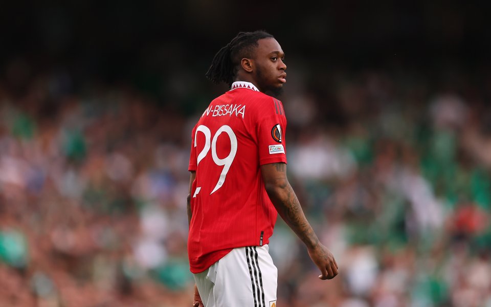 Манчестър Юнайтед може да се раздели с десния краен бранител