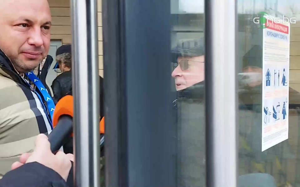 Бившият изпълнителен директор на Левски – Константин Баждеков, пристигна около