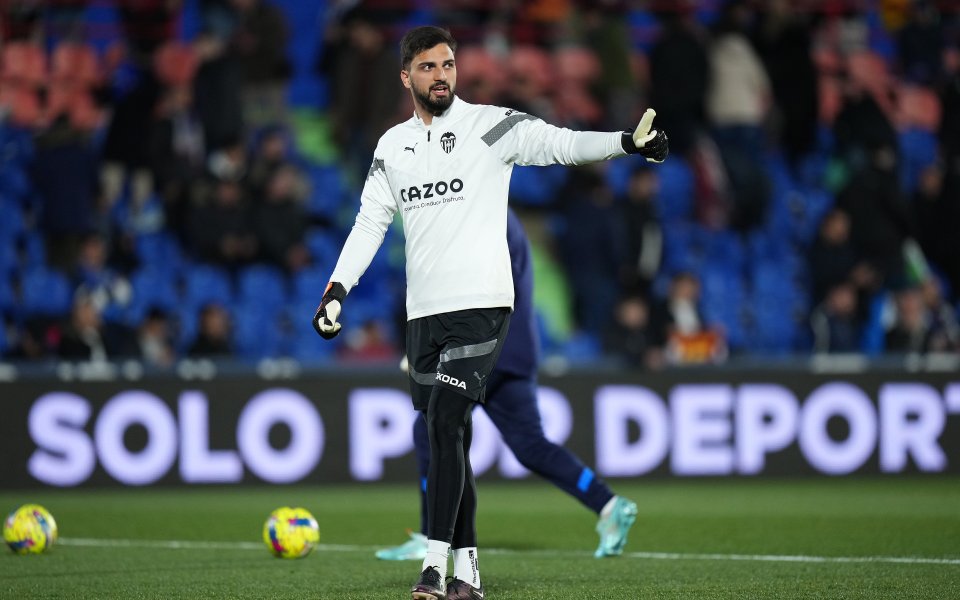 Агентът на вратаря на Валенсия – Гиорги Мамардашвили, преговаря с