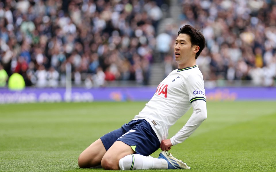 Тотнъм и  Брайтън играят при резултат 1:0 в мач от 30-я кръг